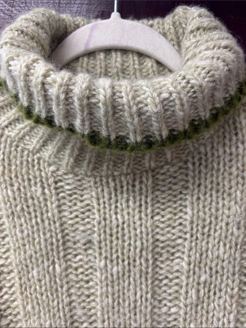 Vintage Women’s Wool Size Large Ribbed Turtleneck Sweater Light Green